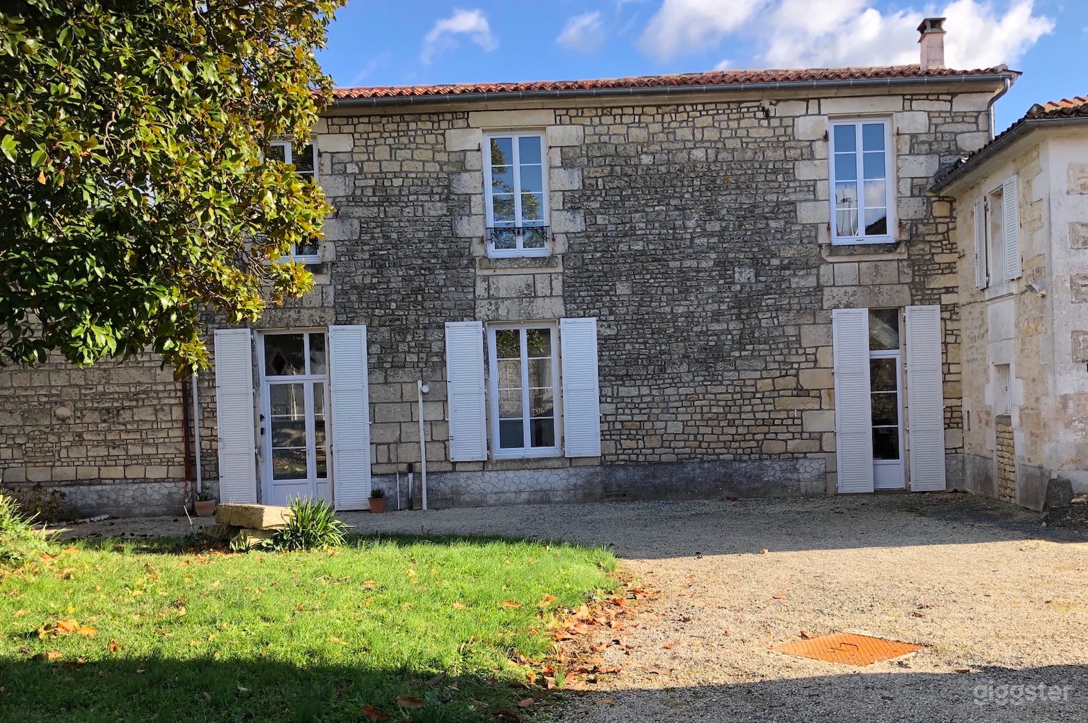 Cour avant