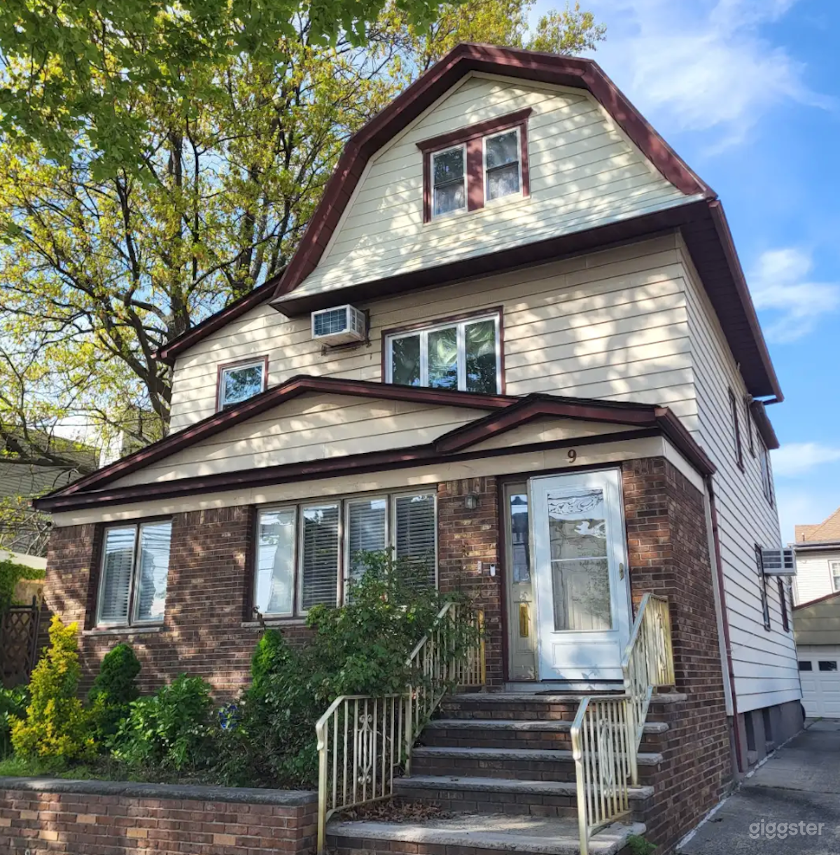 Modern House w/ Mural, Attic, Garage, and Basement Photo 1