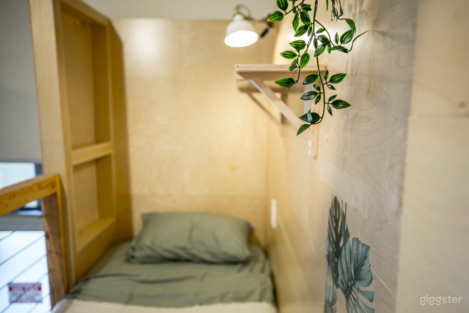Custom Bunks Co-Living at PodShare Hollywood/Vine Photo 3