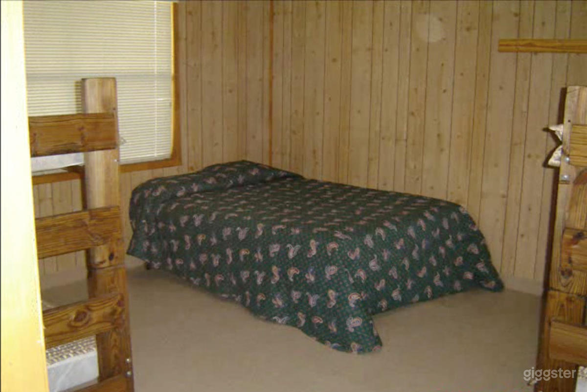 Сharming Lake House in Cleveland Photo 4