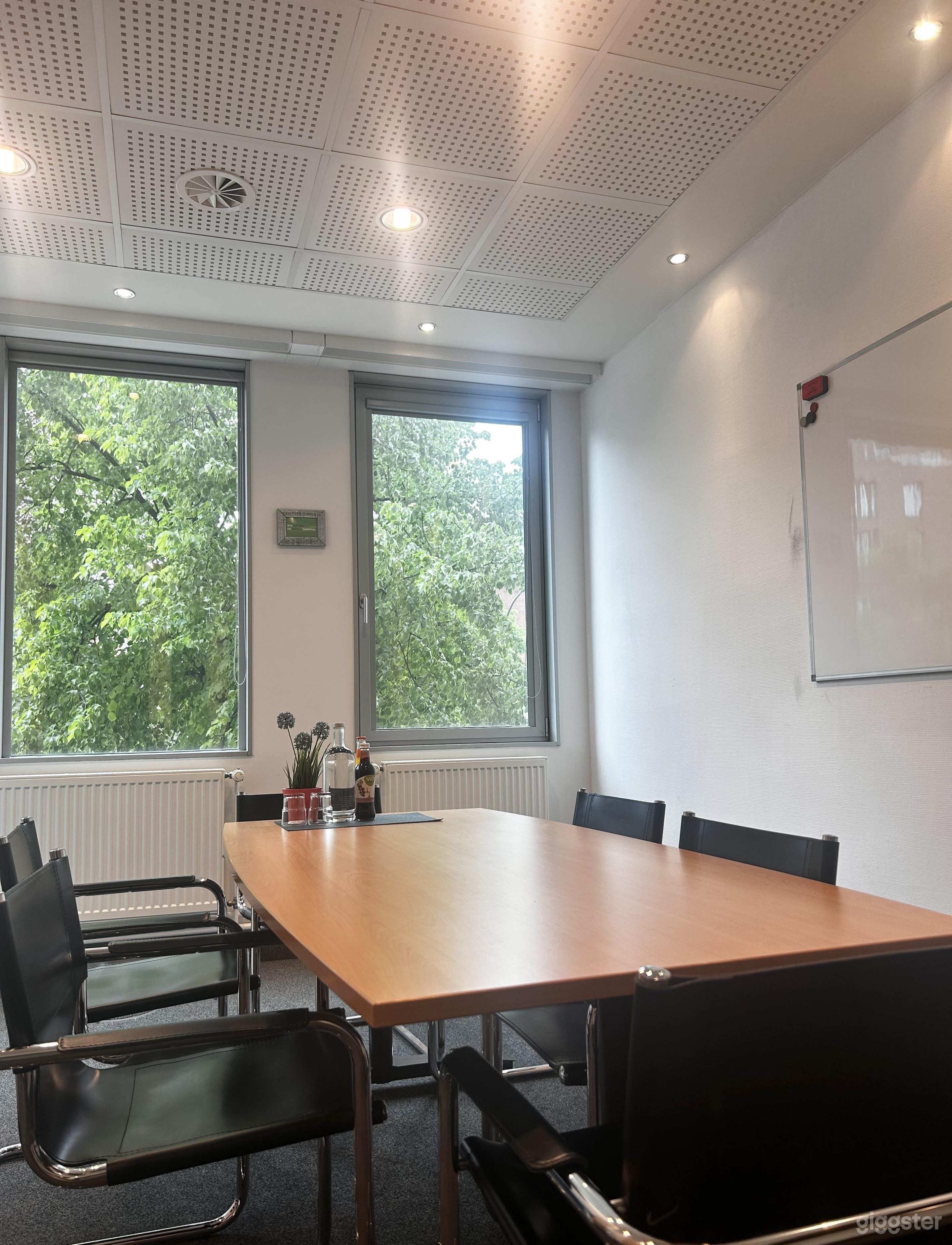 Von Borsody | Meeting Room for 8 Photo 1