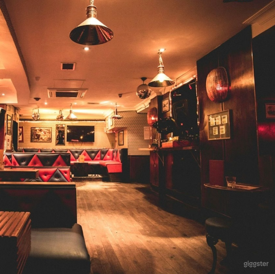 Downstairs Intimate Bar  Photo 4