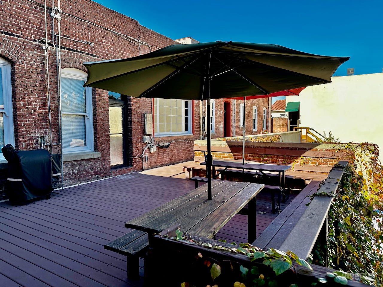 Downtown Pasadena Sound Proof Studio with VO Booth Photo 3