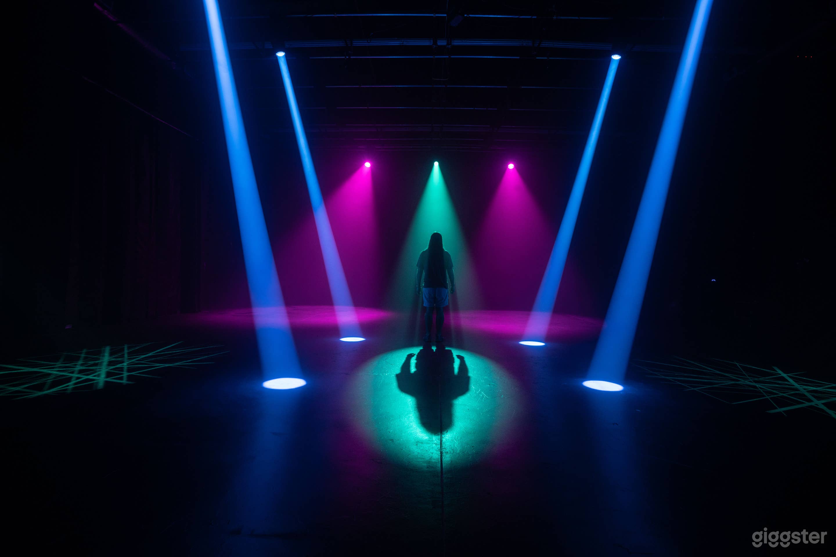 Light Beam Black Void Stage Photo 1