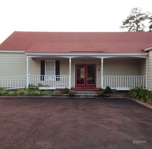 Beautiful Banquet Hall in Highland Springs (Entire Venue) Photo 1