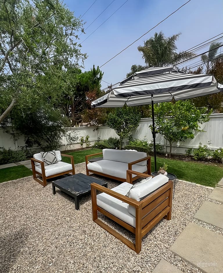  Coastal Backyard Retreat 