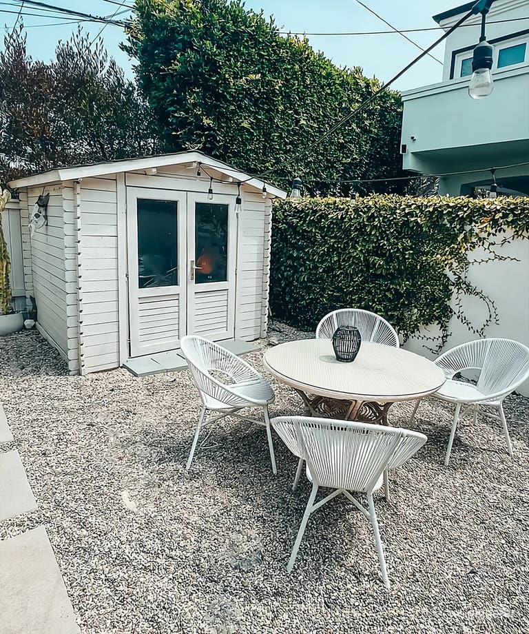  Coastal Backyard Retreat 