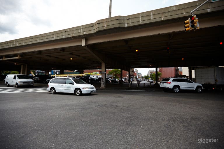  Bar and music venue: Location 5032 