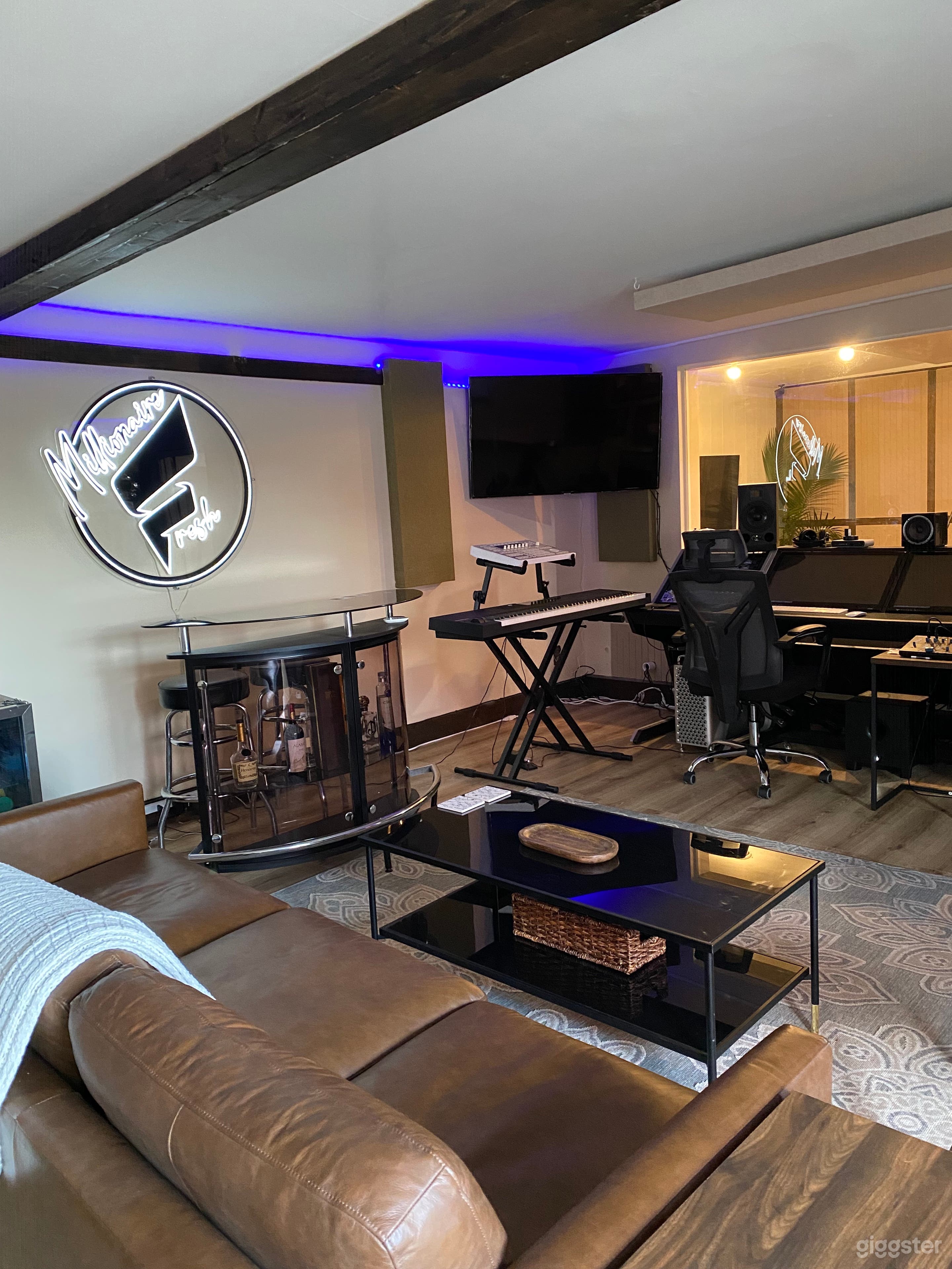  North Hollywood Music Studio and Creative Space Photo 4