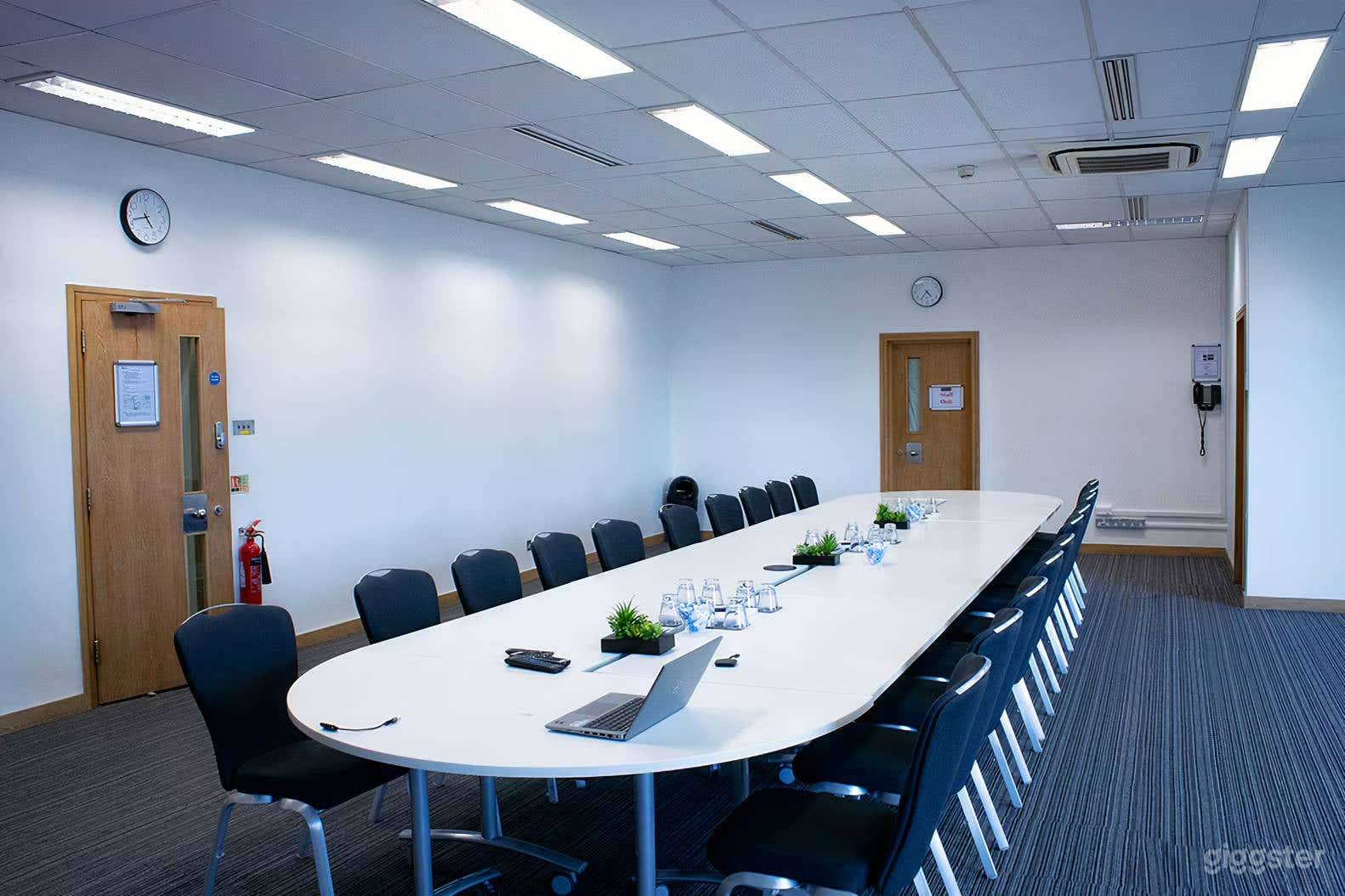 The Henrietta Room Photo 2