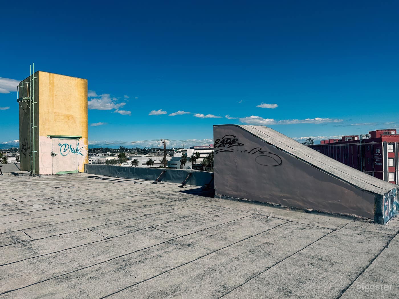 SKYLINE SANCTUARY B Photo 3