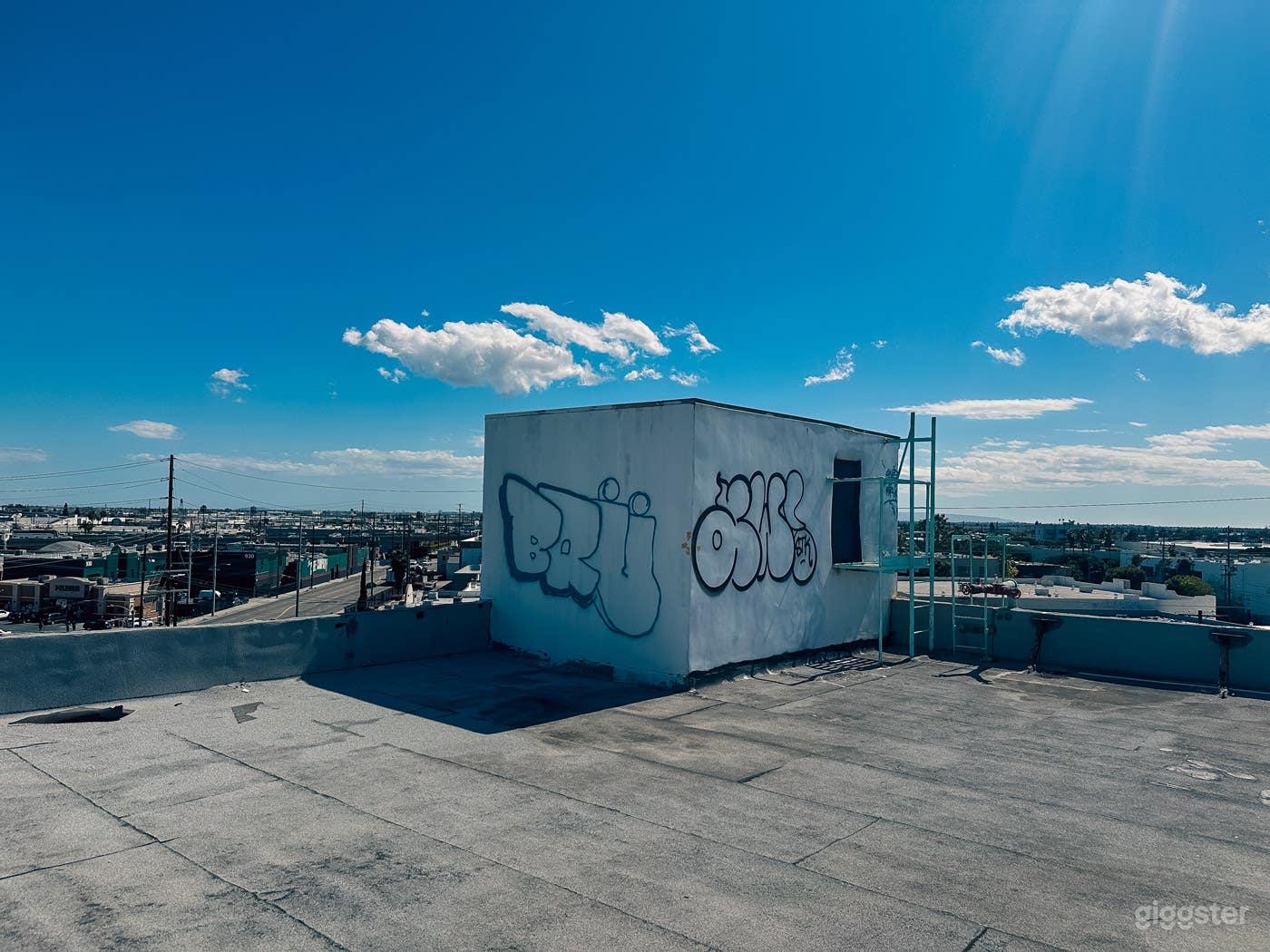 SKYLINE SANCTUARY B Photo 2