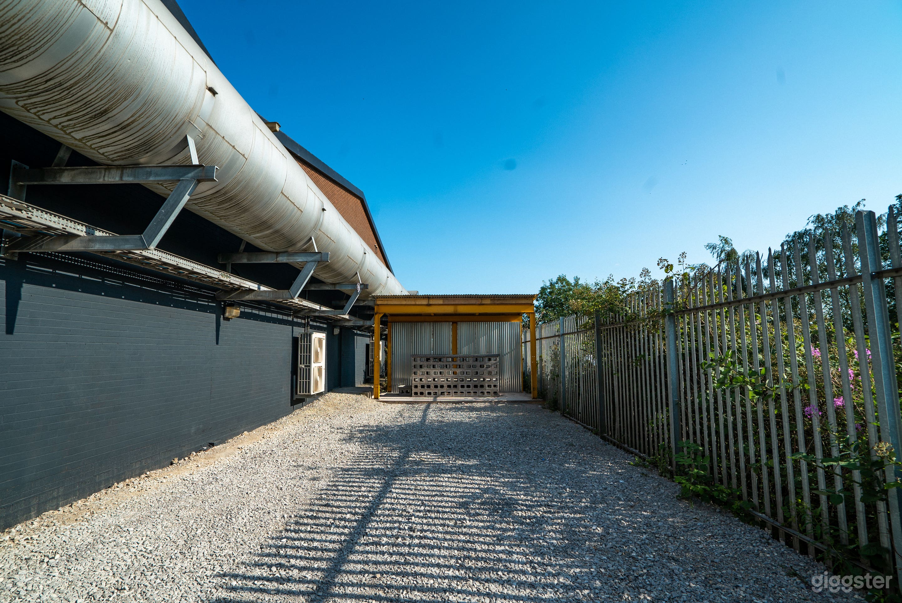 Large Outdoor Spa with Industrial Style DJ booth Photo 4