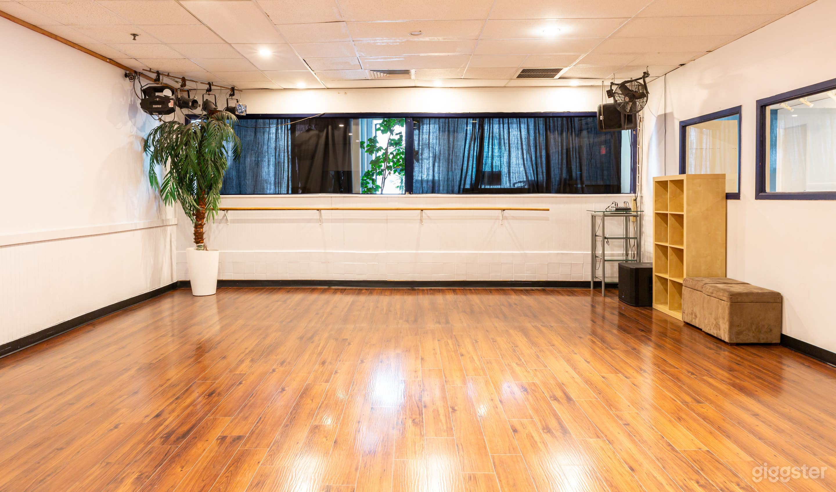 Stunning Dance Studios Equipped  (Buyout Rental) Photo 4