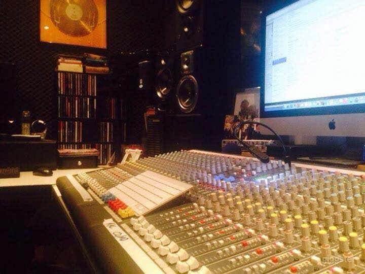 Studio with High Quality Music Recording Photo 2
