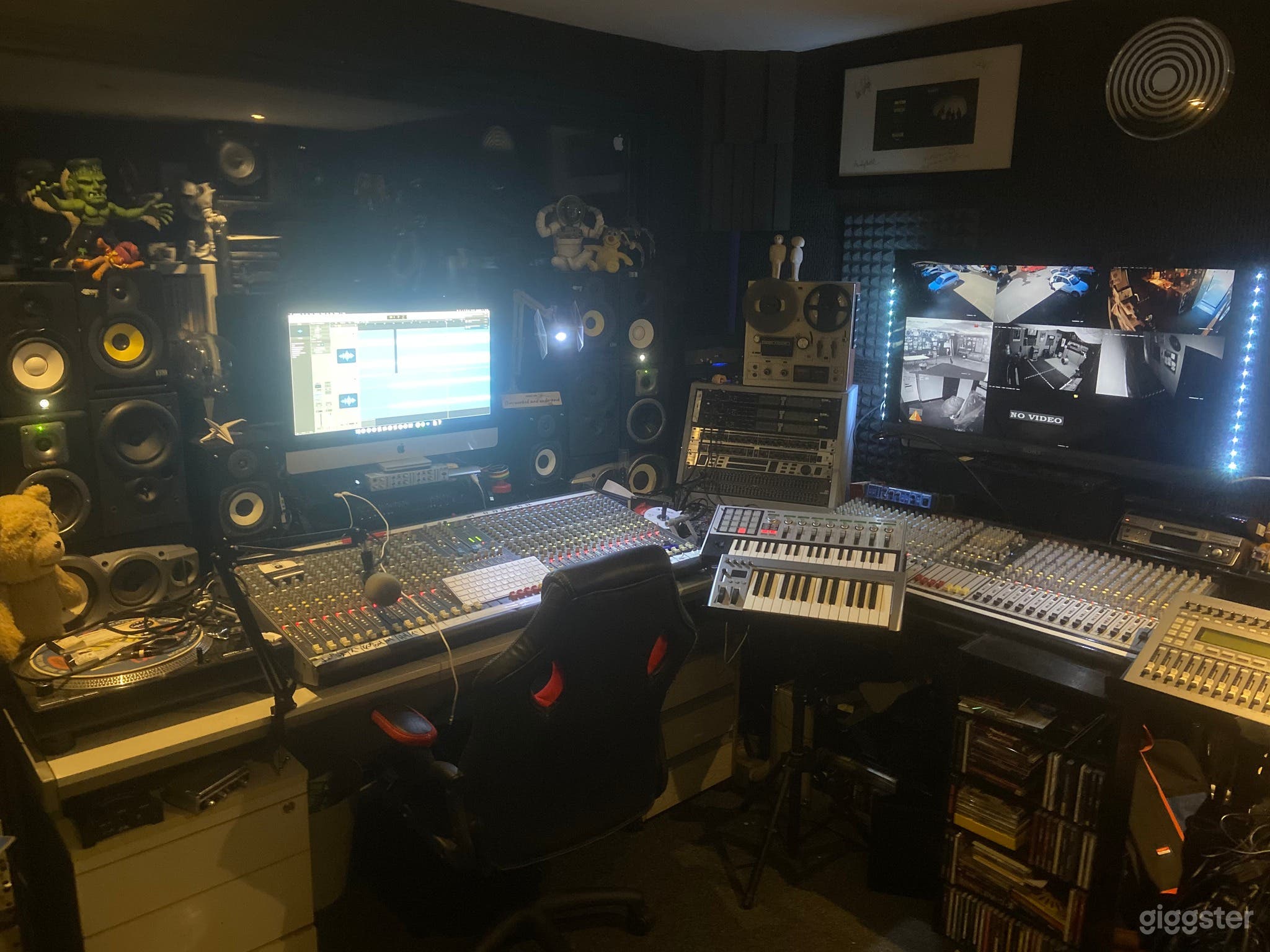 Studio with High Quality Music Recording Photo 1