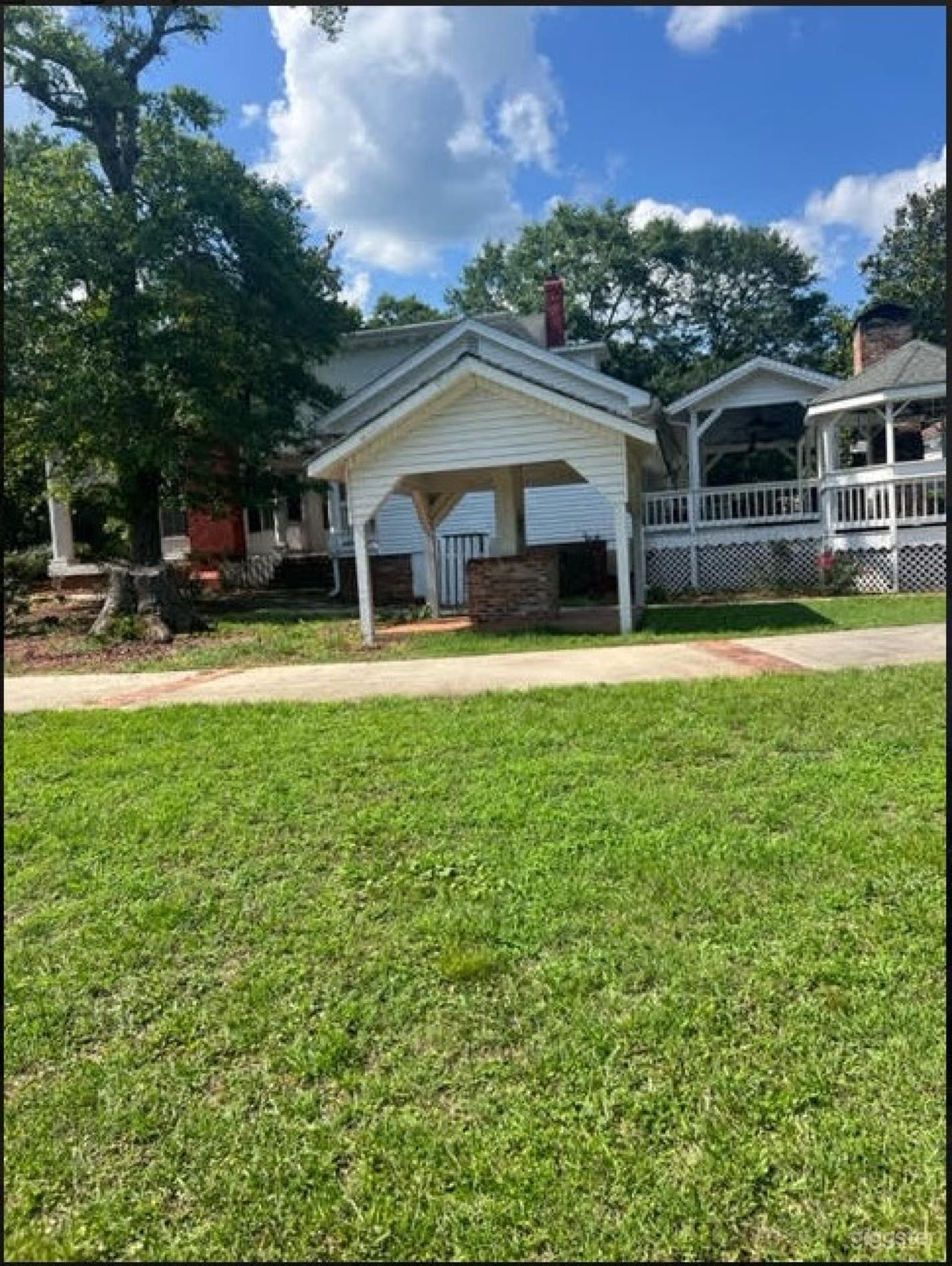 Original 1830 Well, Adjacent to a Charming Cookhouse Photo 1