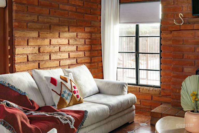  Custom Brick Adobe- Private Retreat w/Pool & HT 