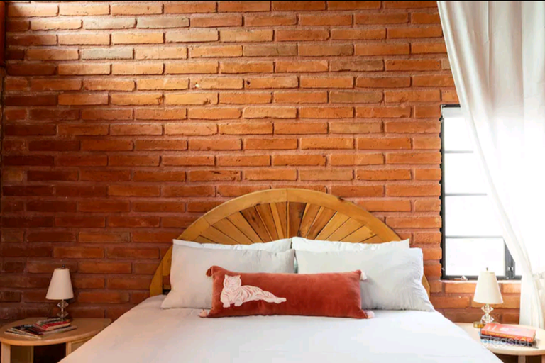  Custom Brick Adobe- Private Retreat w/Pool & HT 