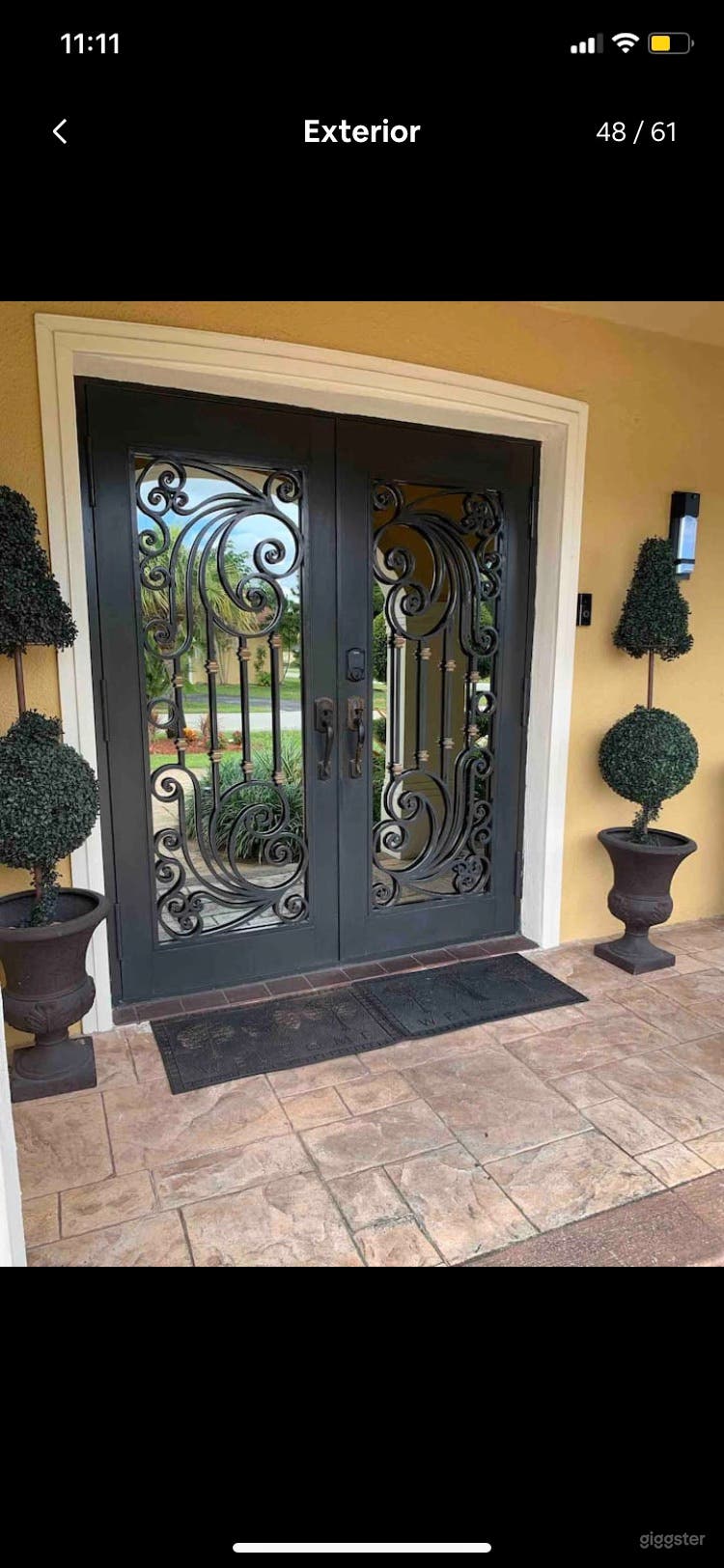 Luxury Lifestyle with Private Pool Photo 4