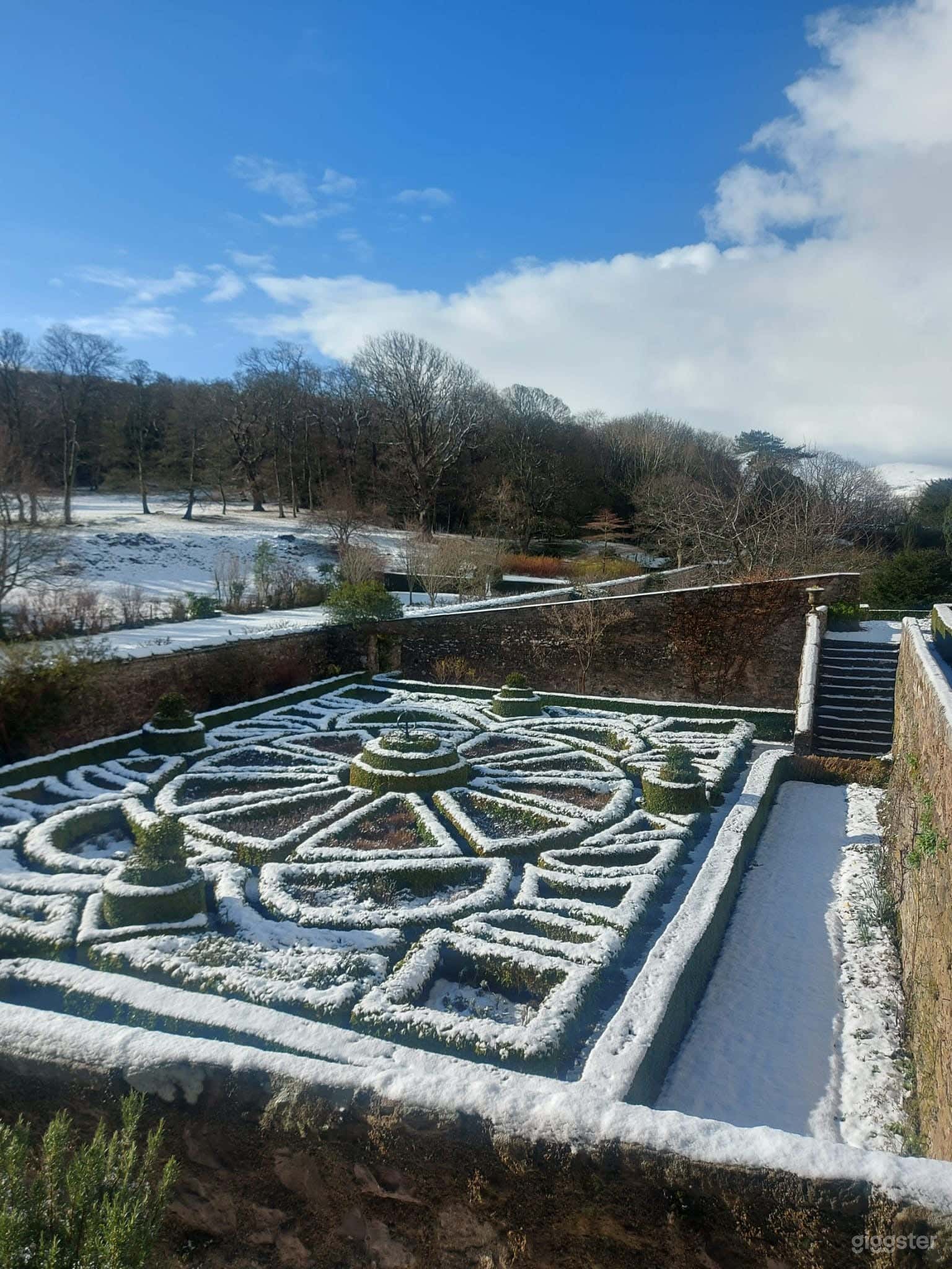 Parkland and Beautiful Formal Outdoor Gardens Photo 3