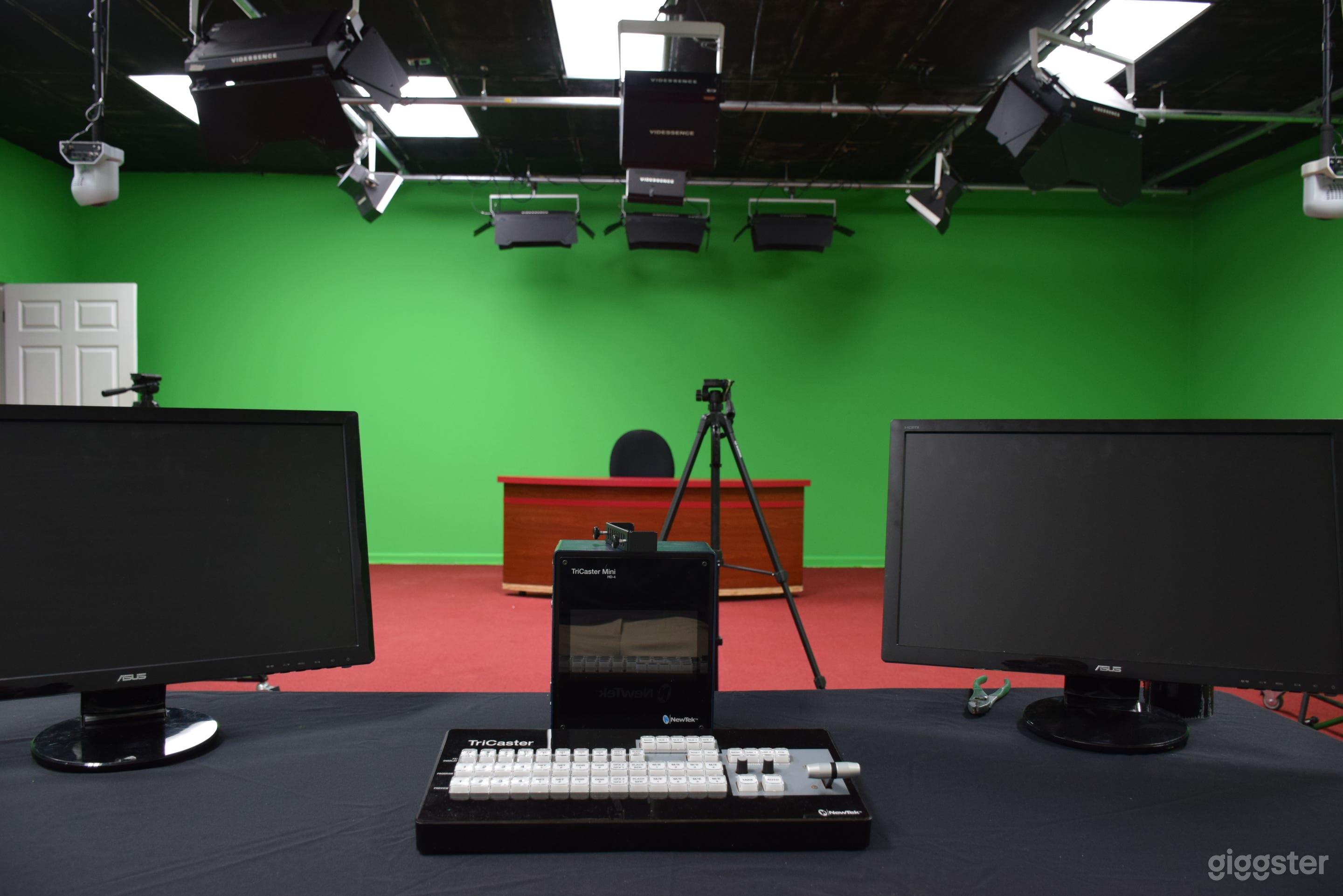 Scalable Show, Newscast and Podcast TV Production