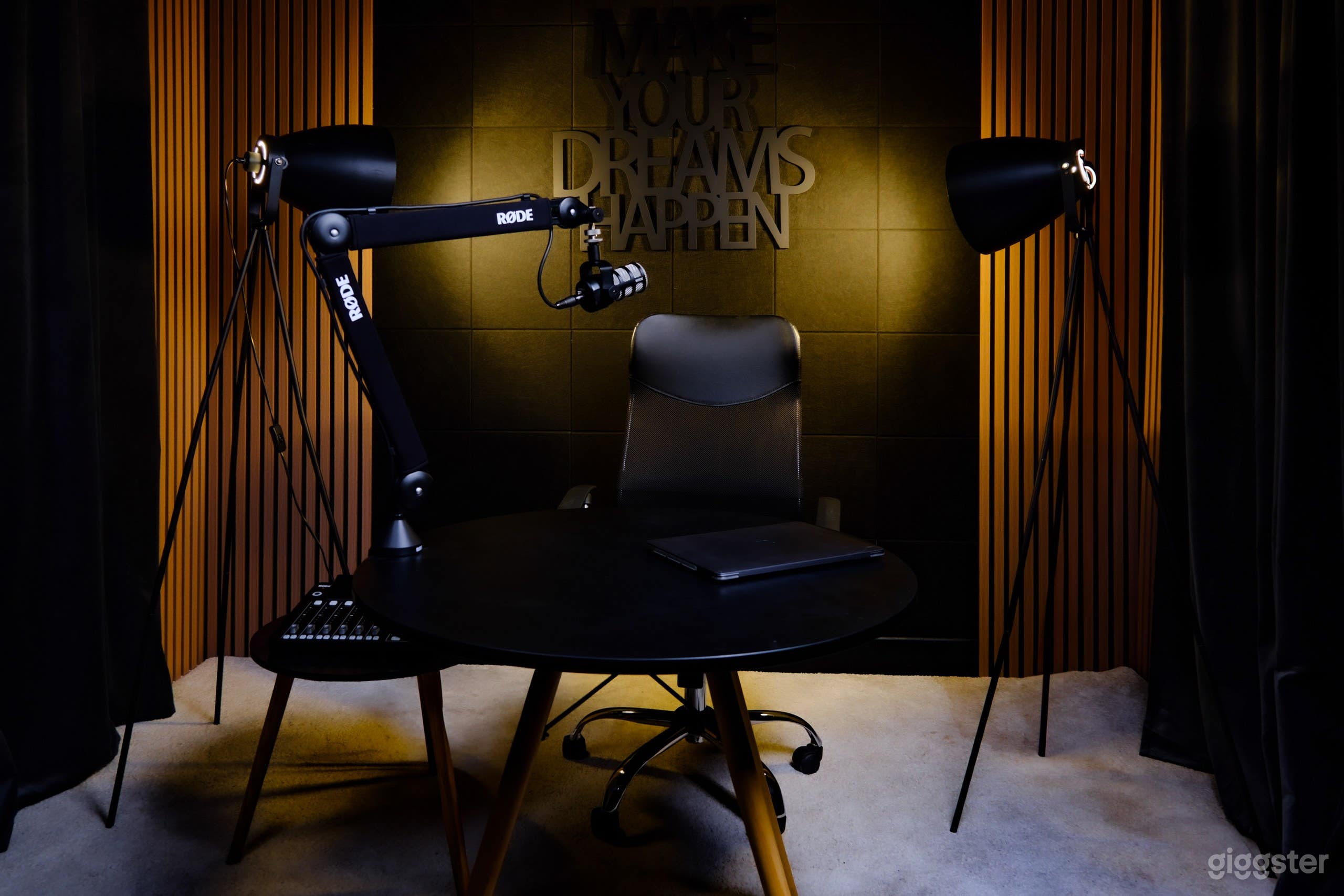 Professional Podcast Studio with Authentic Sets in Madrid Photo 3