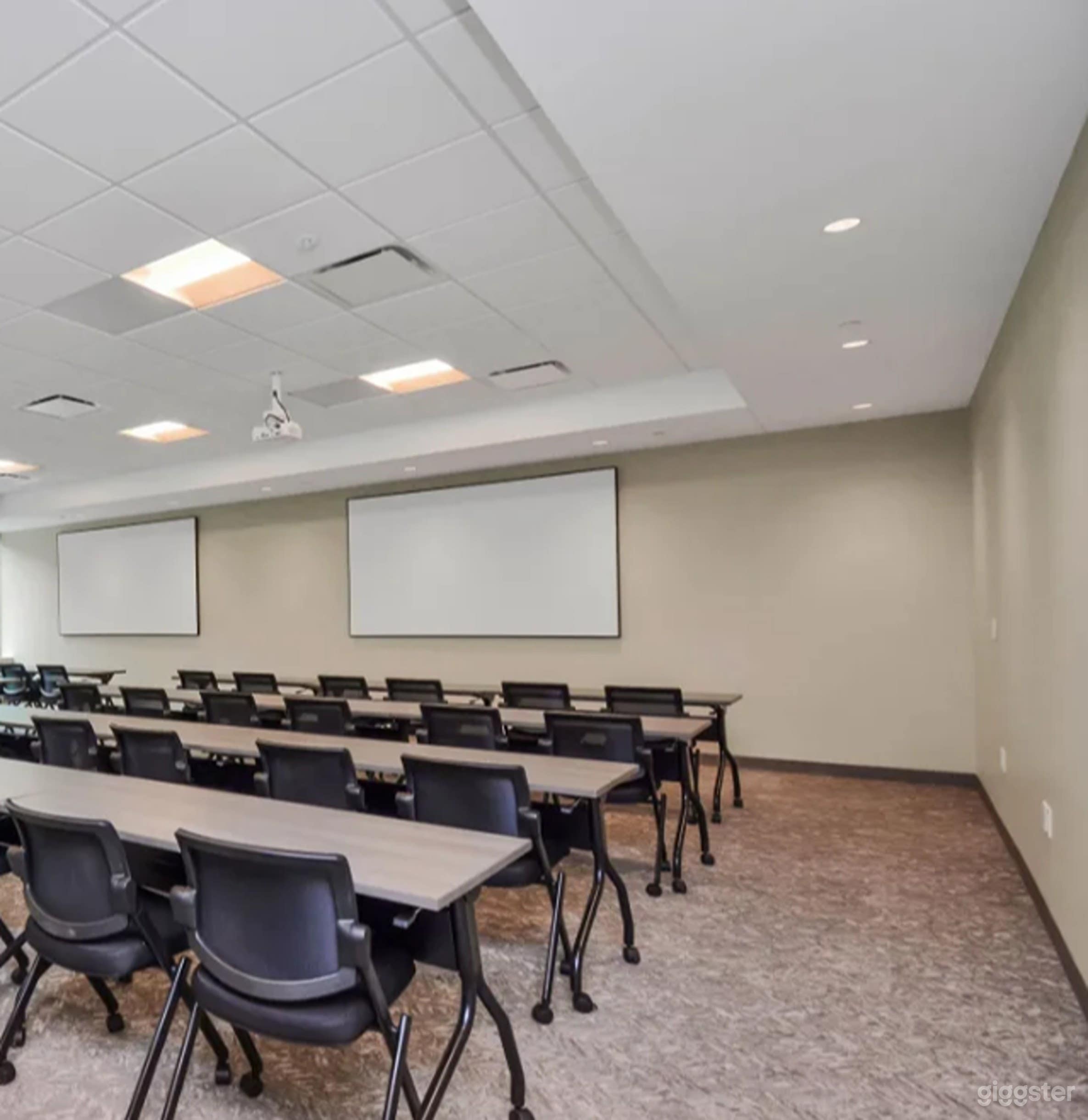 Training Room in Conference Center Photo 3