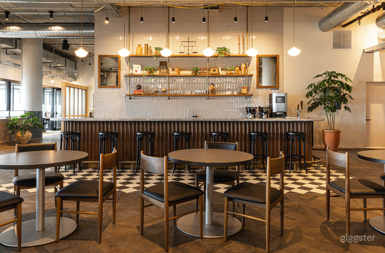  Kitchen and Lounge 