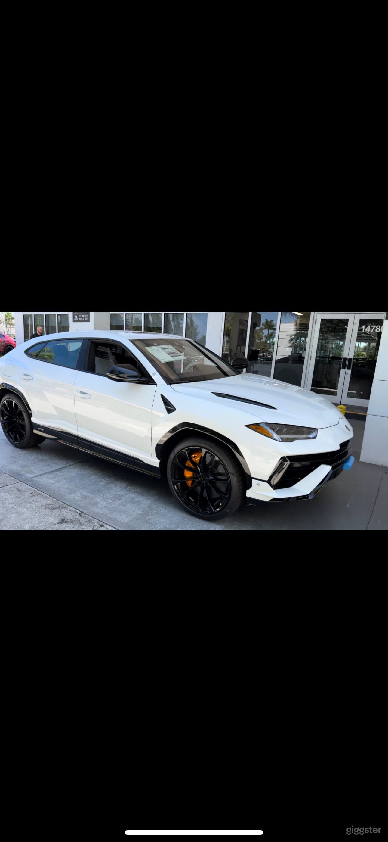 Fully Loaded Lamborghini Urus Photo 1