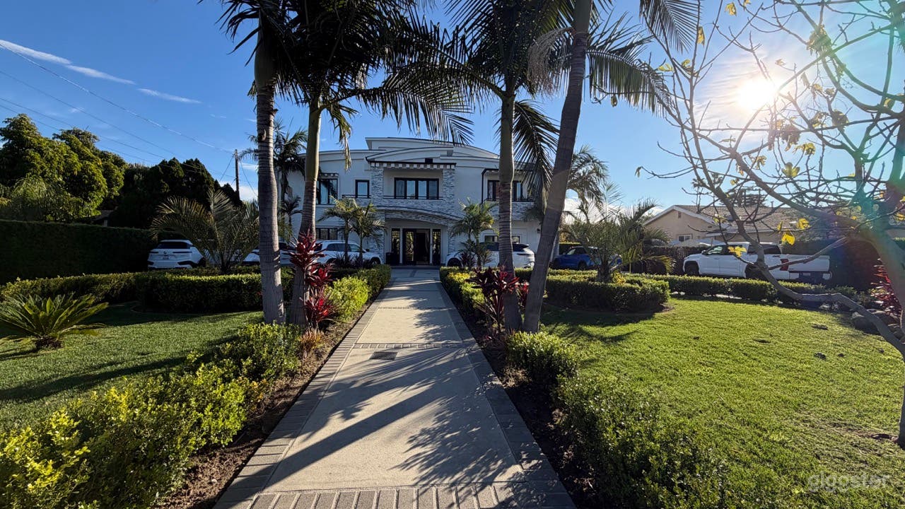 THE ROYAL MANSION Photo 1