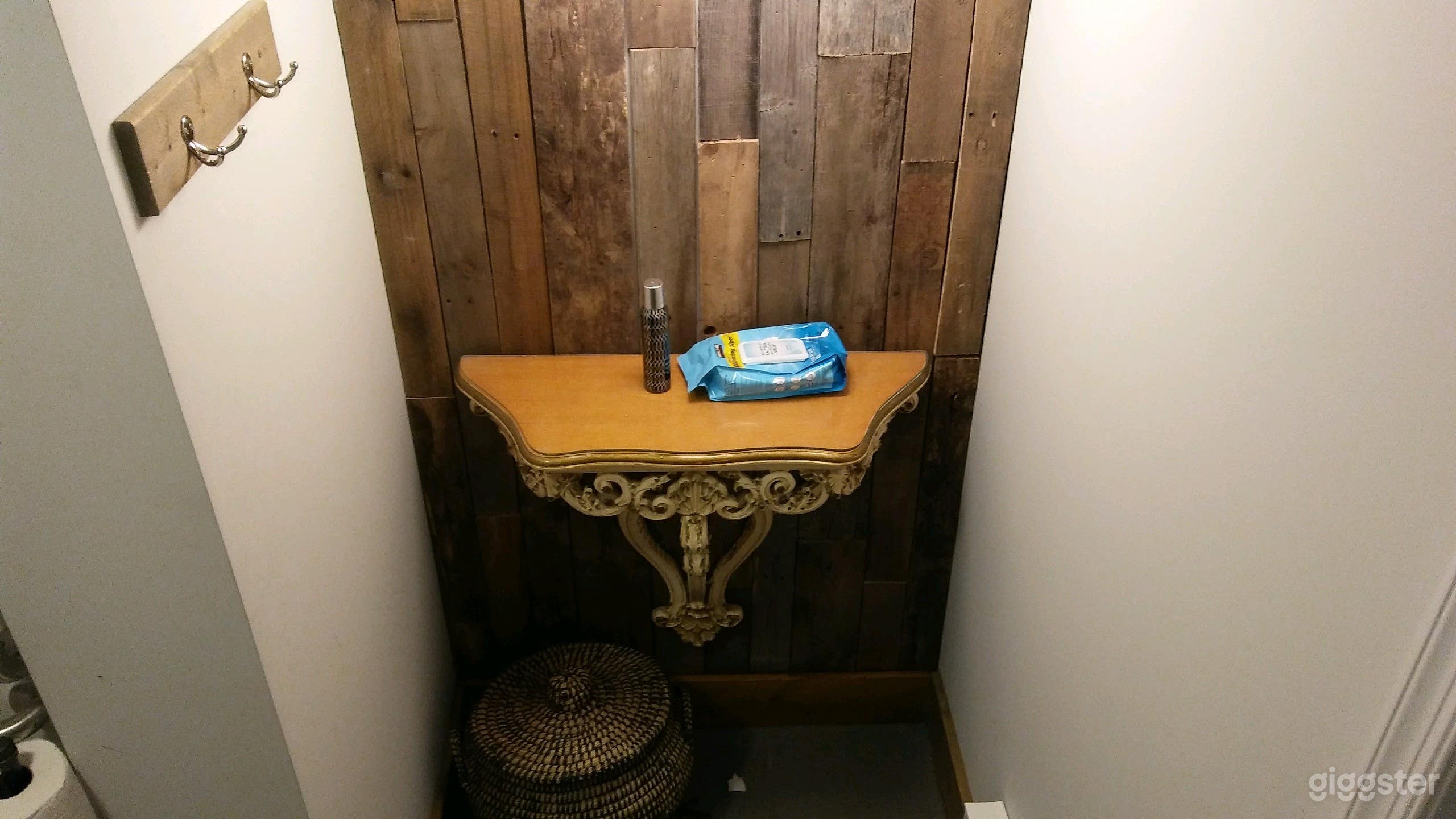 Elegant Coffee House Photo 3