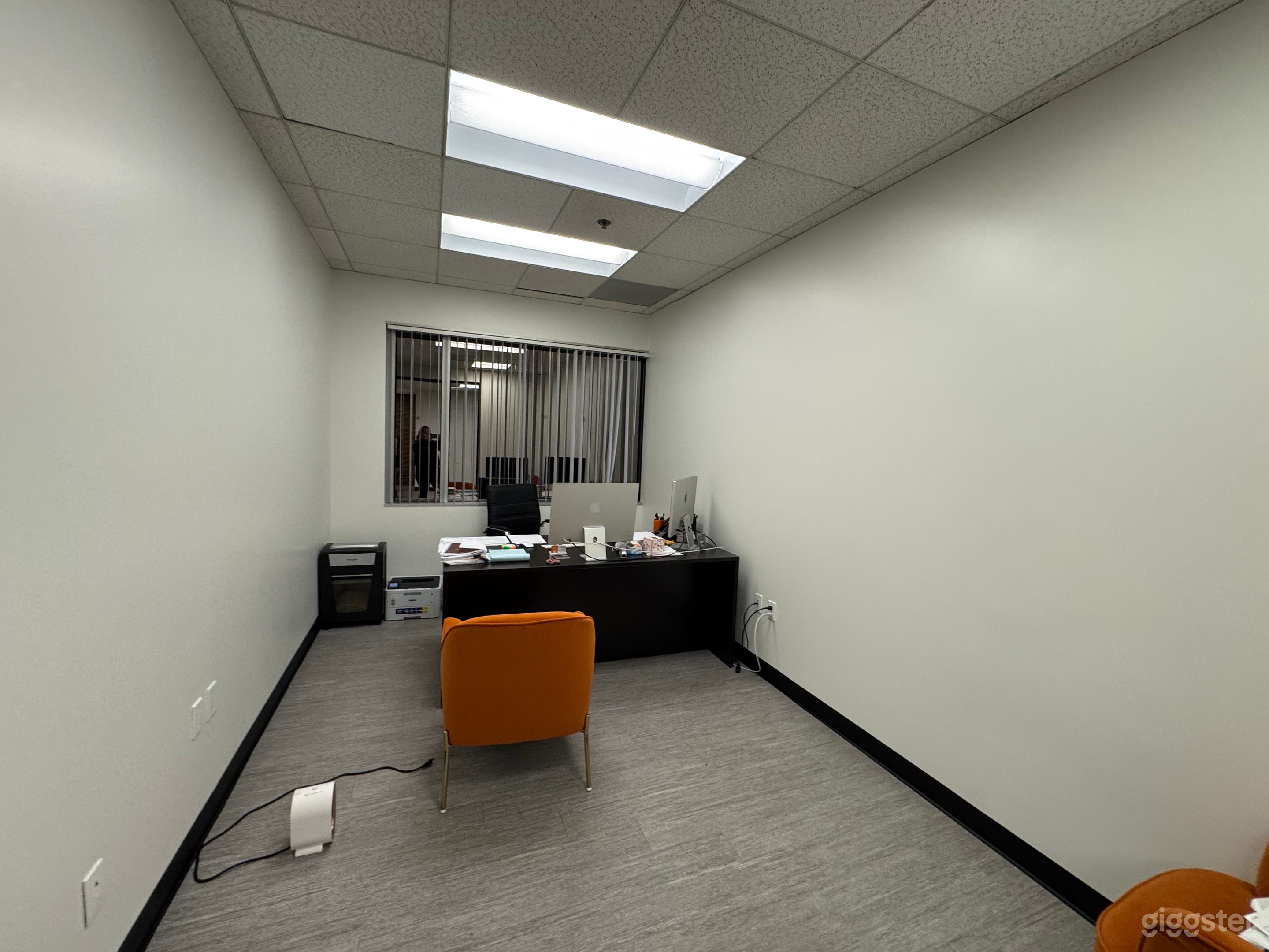 Exclusive Luxury Modern Offices Photo 4