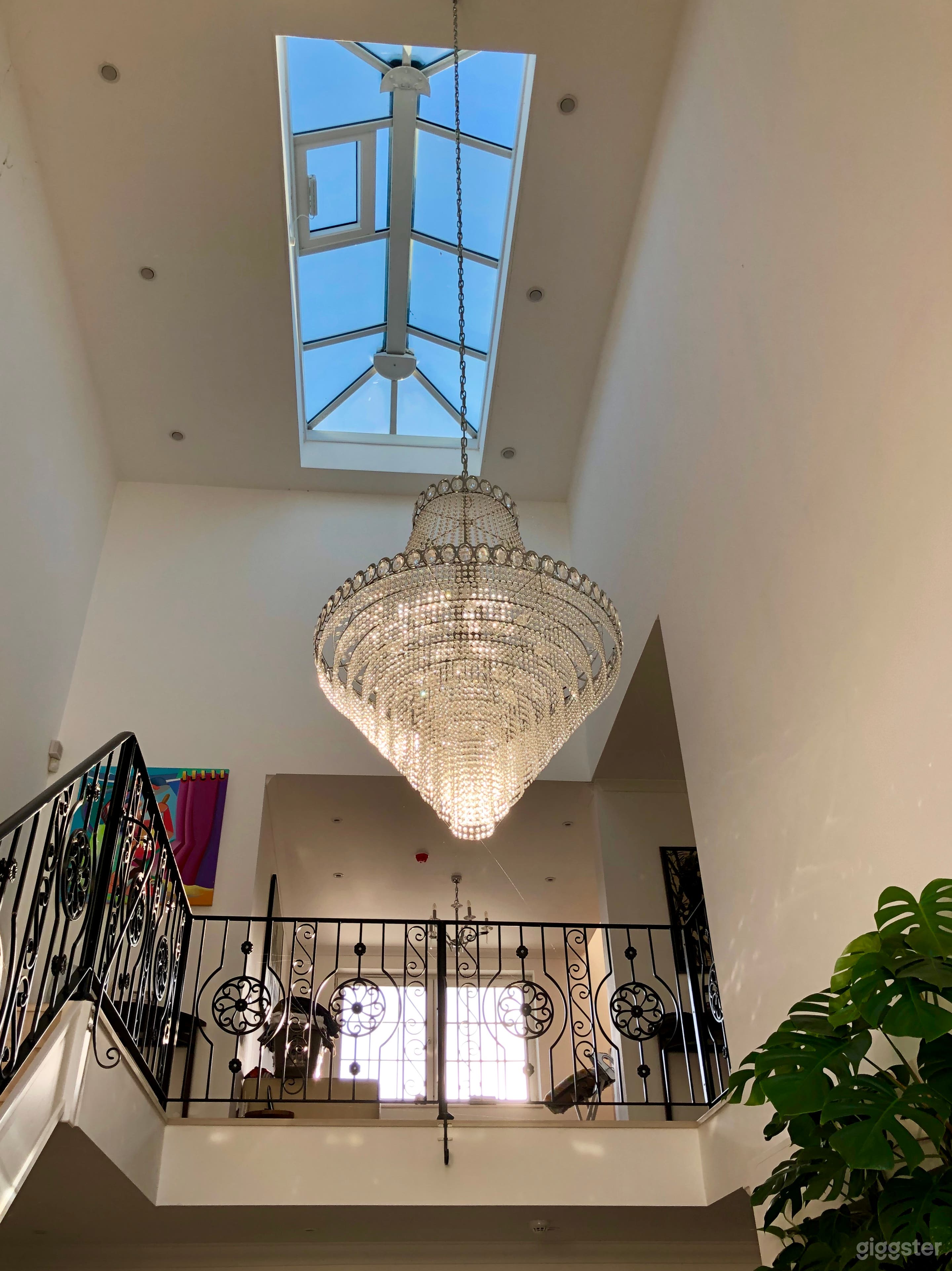 Versatile Modern Build House  Photo 3