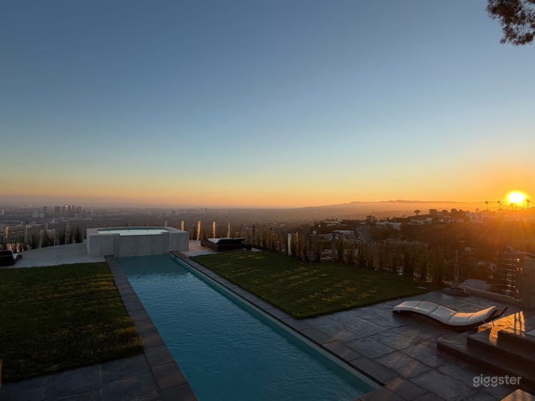  SkyCastle - Modern Mansion with Unobstructed City Views 