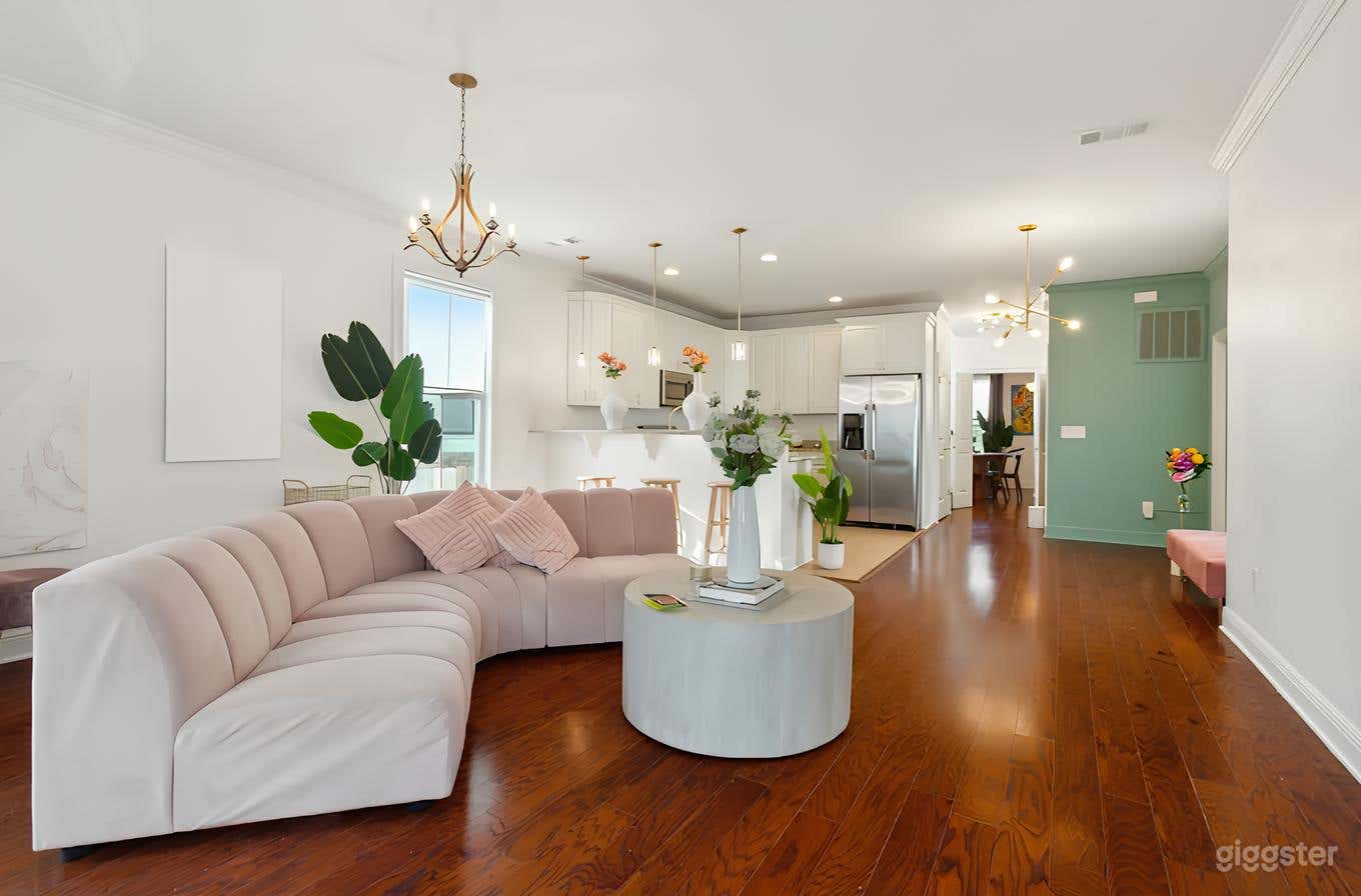 Elegant Uptown Event Space with a Versatile, Creative Atmosphere (Entire Property) Photo 1