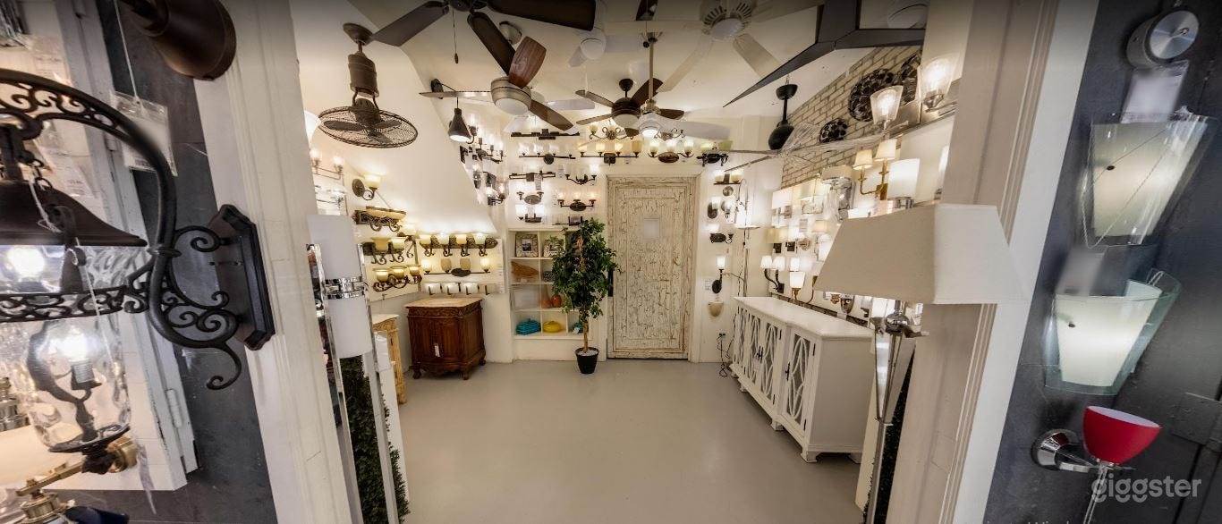 Elegant and Cozy Retail Store in Staten Island Photo 4