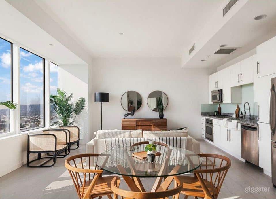 DTLA Modern Penthouse with Natural Light Photo 2