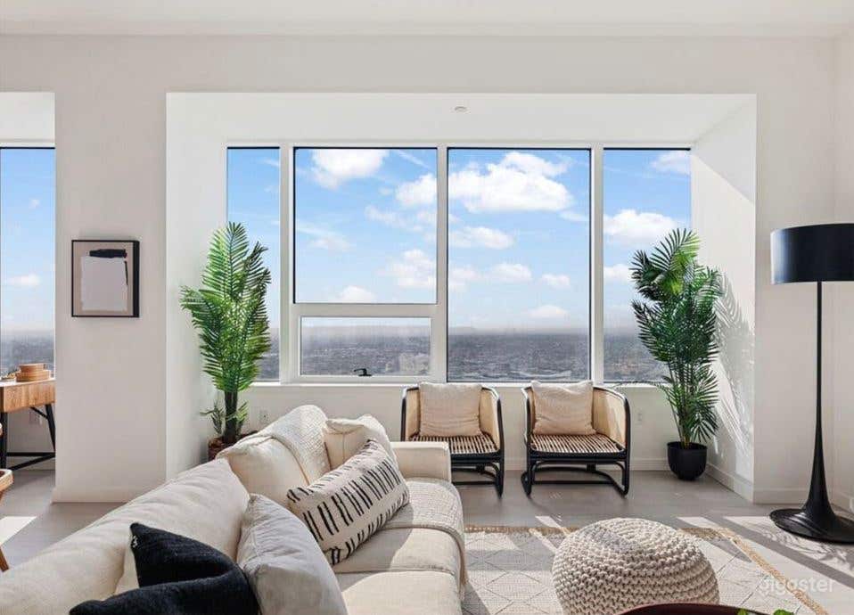 DTLA Modern Penthouse with Natural Light Photo 1