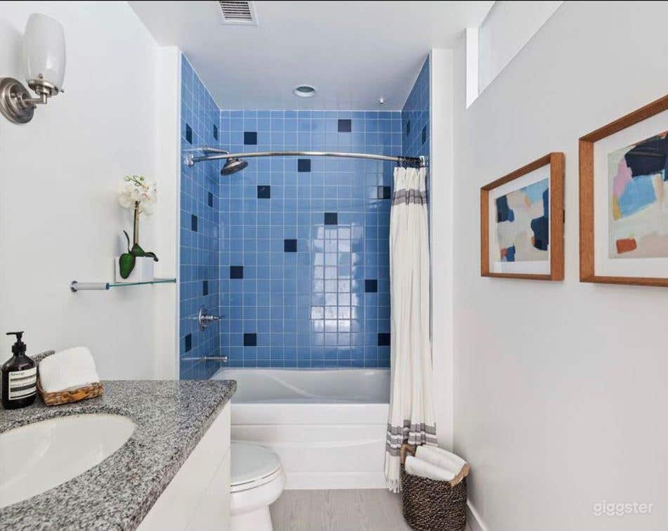 DTLA Modern Penthouse with Natural Light Photo 3