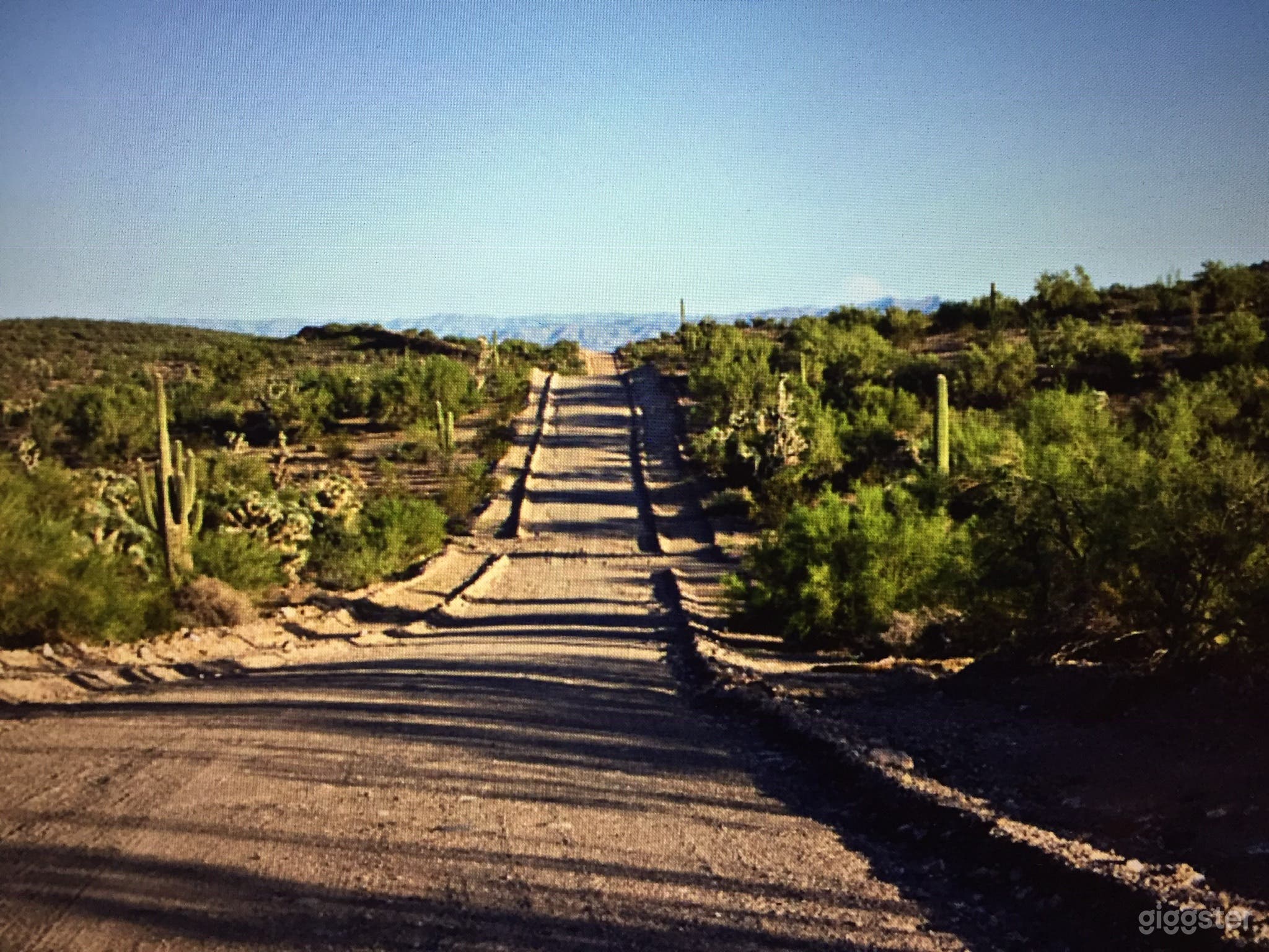 A well kept road leads to the property from 1-40. 3.5 hour drive from Phoenix, 4.0 hours from Vegas, 2.0 hours to Lake Havasu 