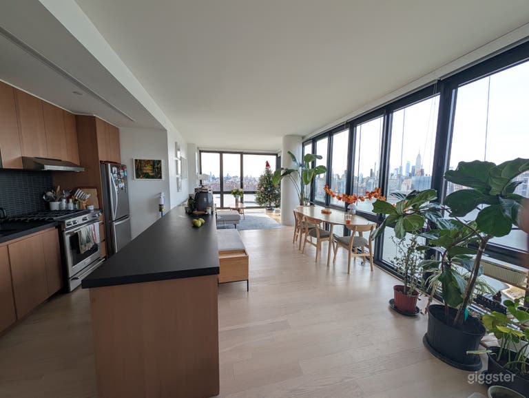  Cinematic Sunset Skyline w/ Floor-to-Ceiling Manhattan Views 