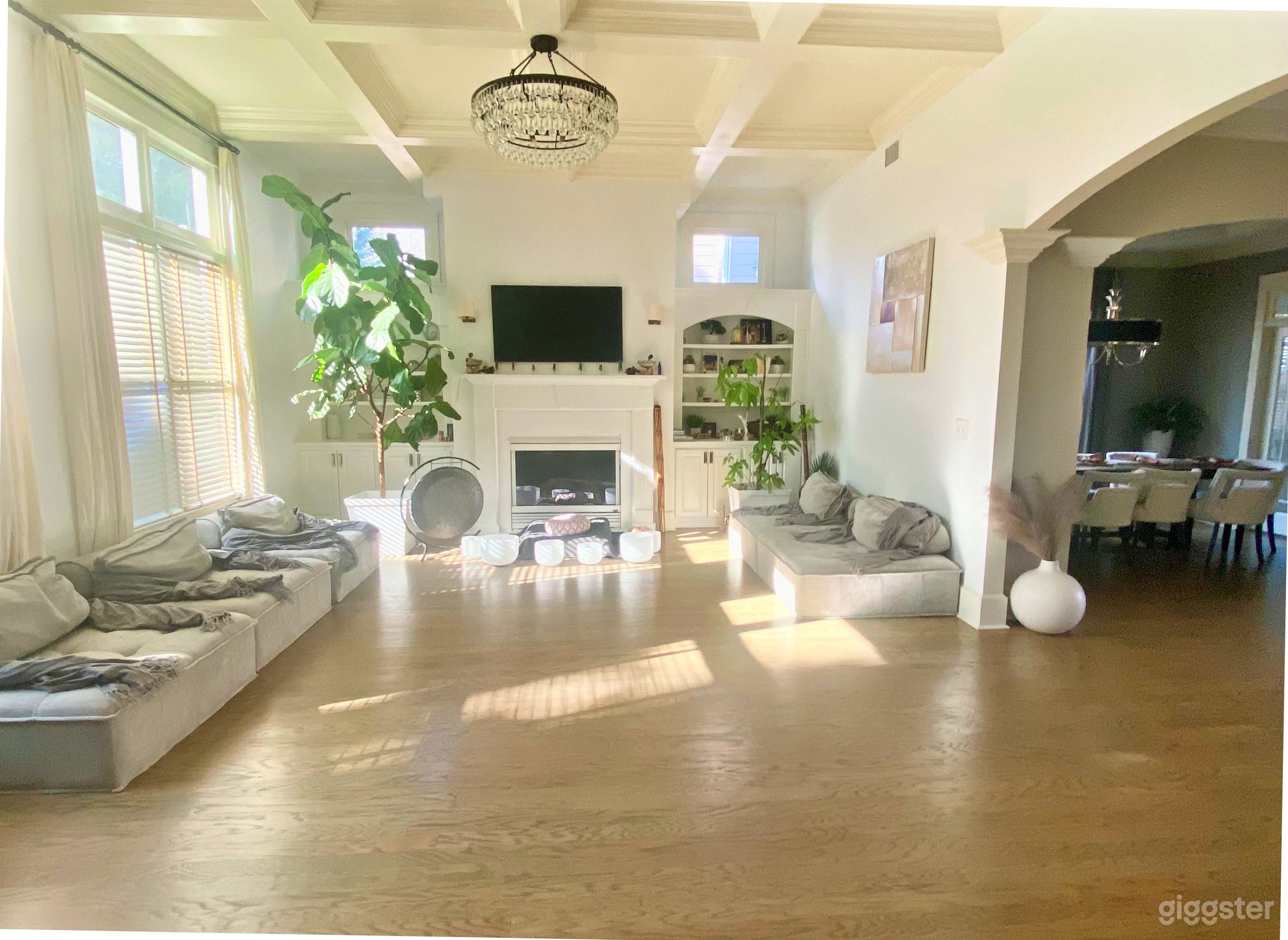 Splendid Architectural Haven Photo 1