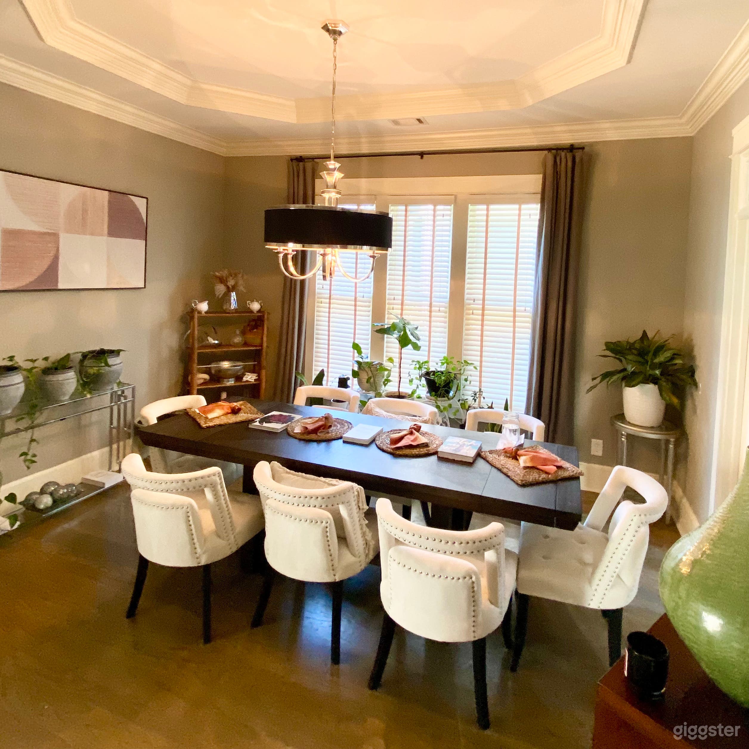 Splendid Architectural Haven Photo 2