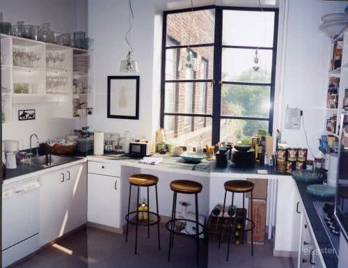 Contemporary apartment with terrace: Location 3164 Photo 1