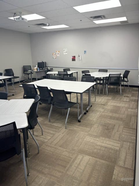 Small Classroom with 20 to 30 Seating Capacity Photo 1