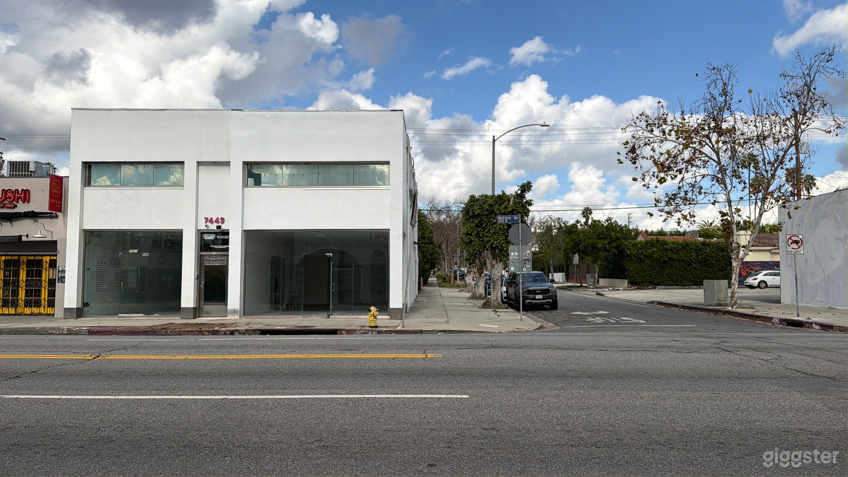 Prime Corner Storefronts*Floor-to-Ceiling Glass *Activation Photo 4