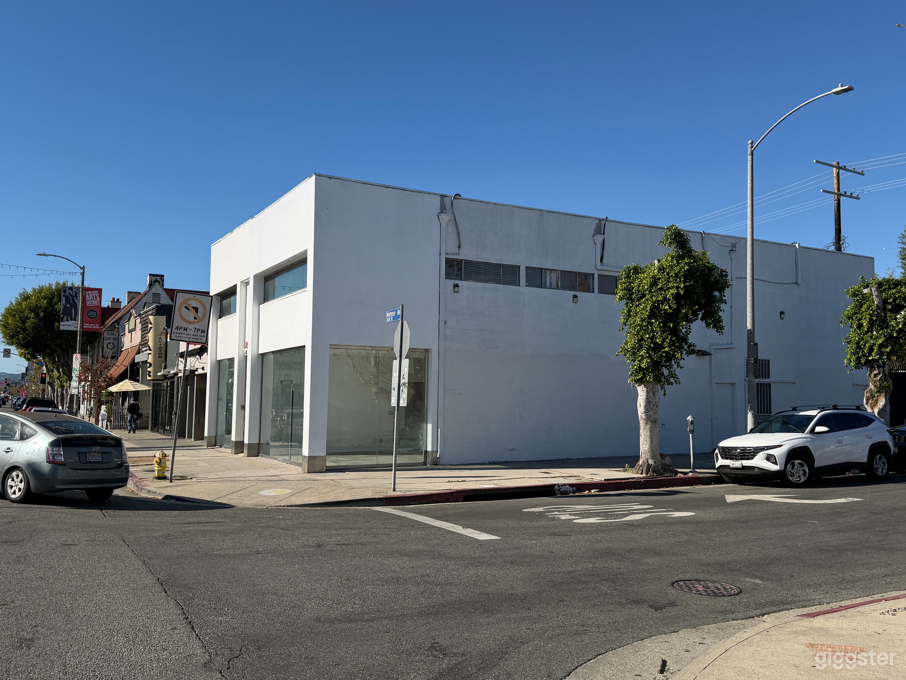 Prime Corner Storefronts*Floor-to-Ceiling Glass *Activation Photo 2