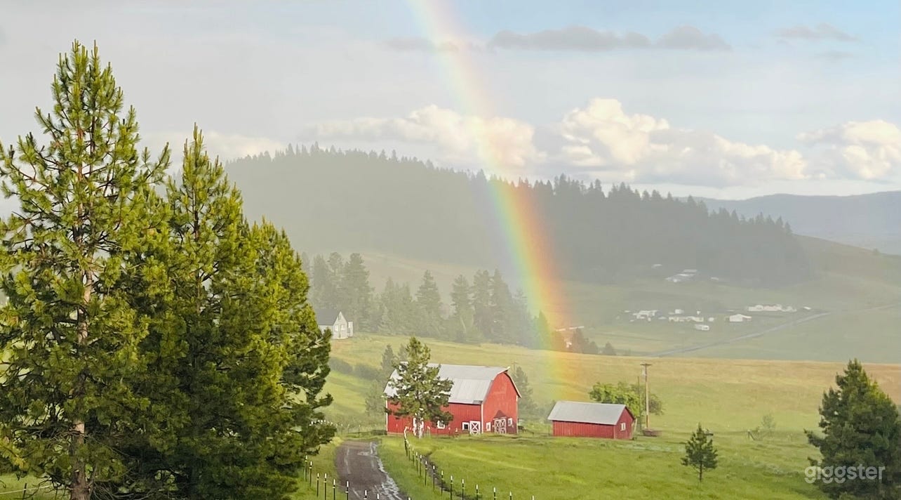 Private 60-Acre Forest Property RedBarn Exteriors Photo 4