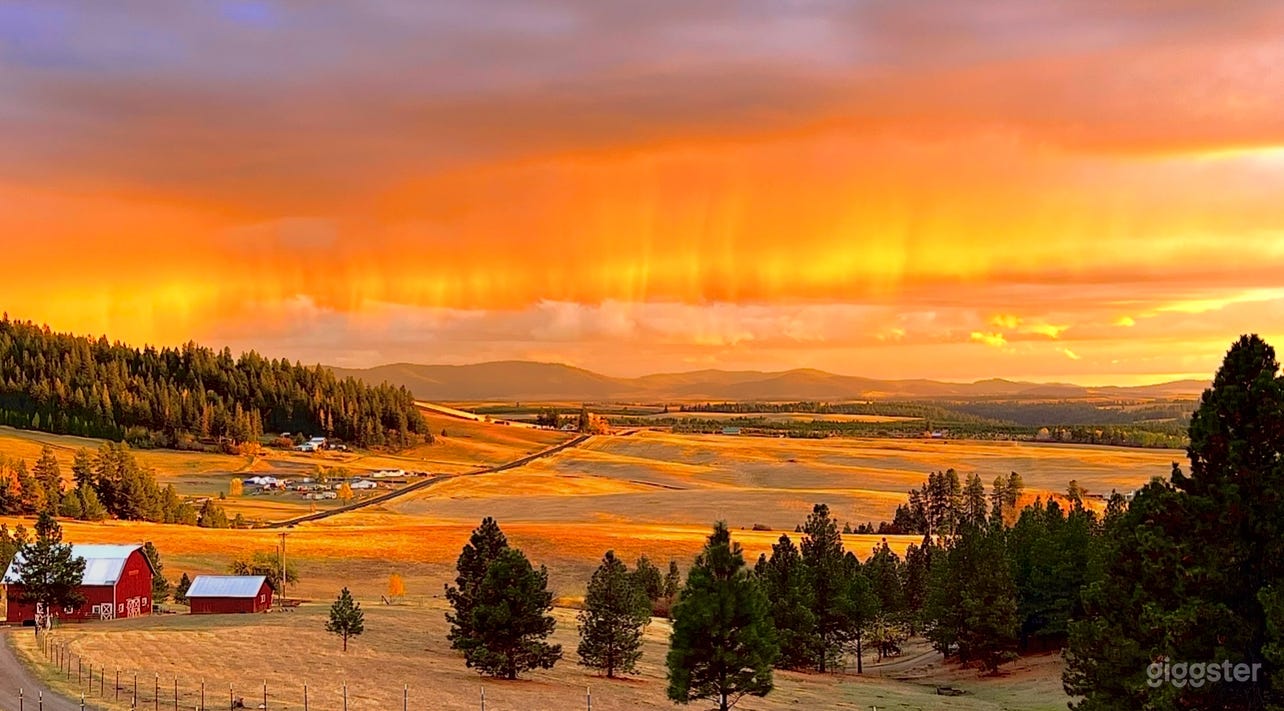 Private 60-Acre Forest Property RedBarn Exteriors Photo 1